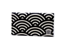 Bi-fold Mini - black and cream large scallop design