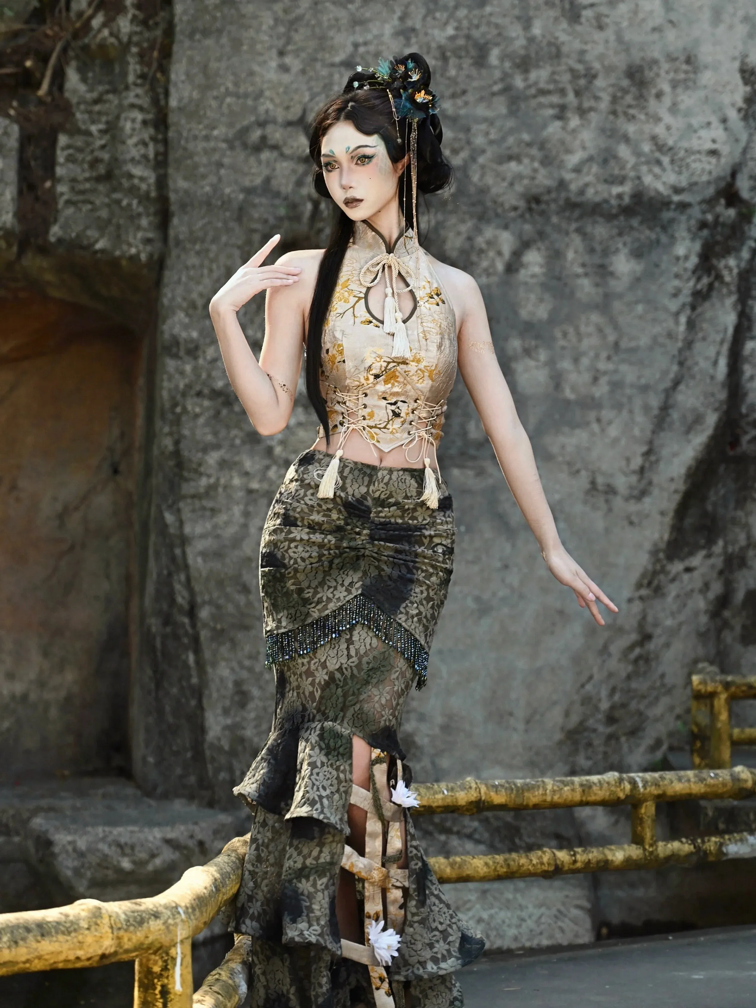 Buckle Top China Short Drop Collar Tassel