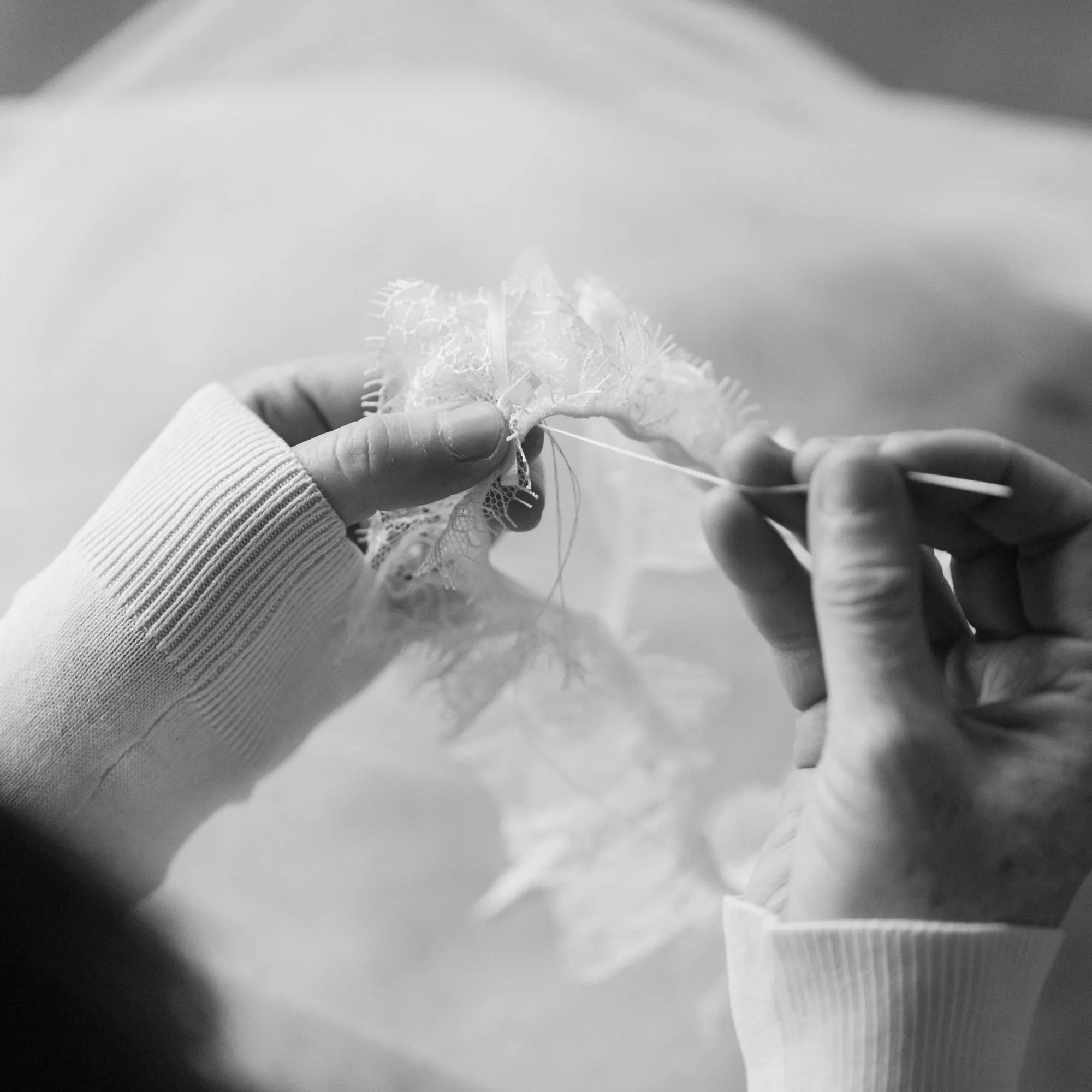 Delicate floral lace wedding garter - 'Mimi'